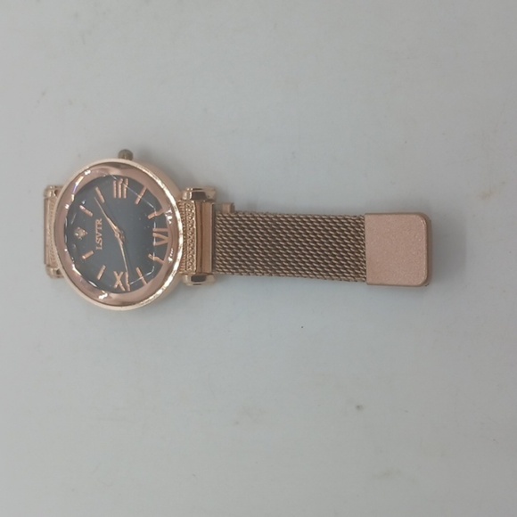 NWOT WOMEN'S LSTVR STARRY SKY DIAL WATCH WITH MESH MAGNETIC STRAP - Picture 7 of 8